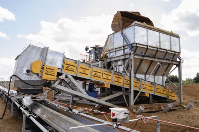 The moveable 20-tonne feed hopper unit