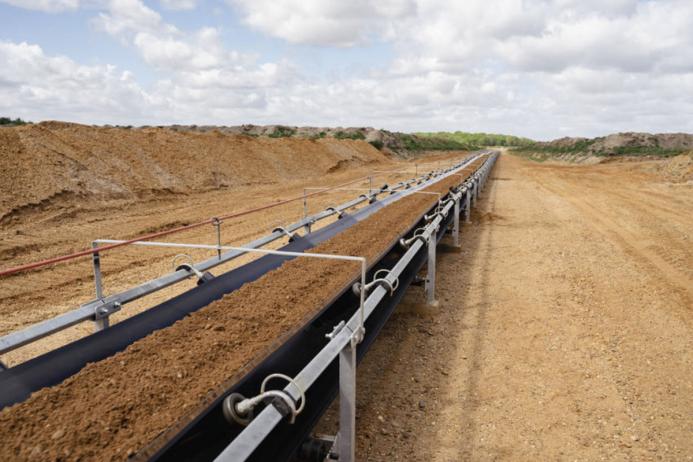 CEMEX say the conveyor system will cut CO2 emissions by around 50% per tonne of aggregate, compared with the use of mobile plant
