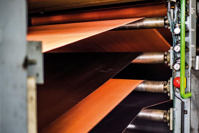 Not what they seem – the use of totally polyester (EE) fabric instead of polyester/nylon mix (EP) in order to cut costs can cause some very big problems
