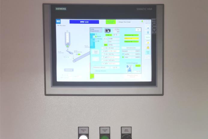 The control system features powerful frequency converters for energy-efficient operation of the machines and a modern user interface with touchscreen