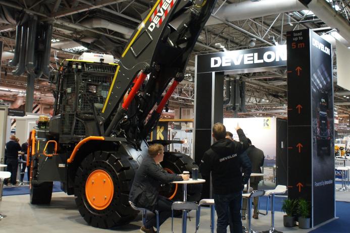 New Doosan waste-specification wheel loader 