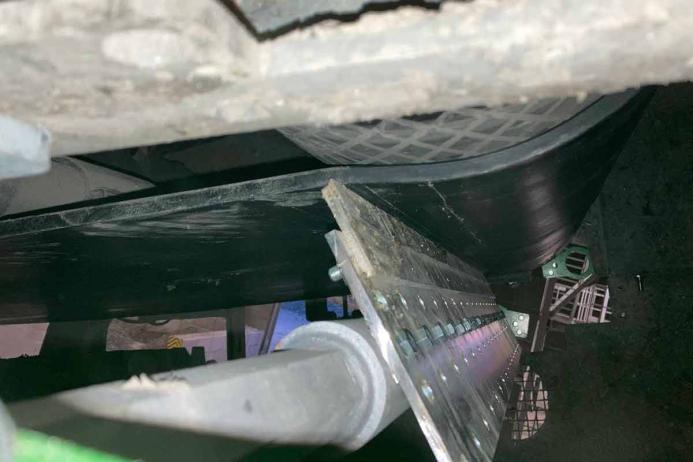 STARCLEAN® secondary cleaner under the main feed belt conveyor