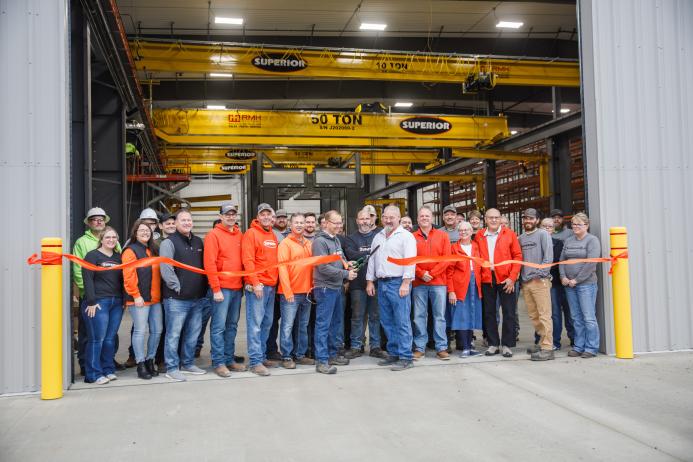 Ribbon-cutting ceremony at Superior’s new crusher manufacturing facility