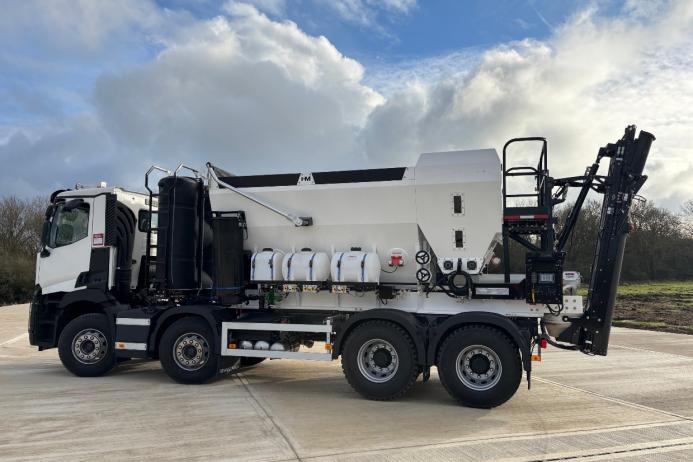 The new Utranazz Holcombe G2 volumetric concrete mixer with its slide-out modular cassette conveyor