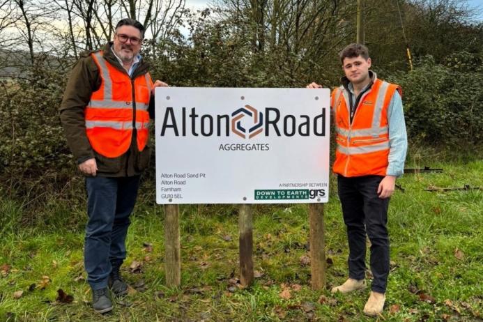 L-R: Jon Fisher, GRS chief executive, with Ben Maclean, owner of DTE