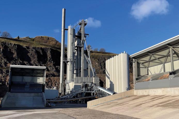 State-of-the-art asphalt production facilities such as Aggregate Industries’ Ammann ABP 240 Universal asphalt-mixing plant at Cauldon Low Quarry in Staffordshire are playing a significant role in building and maintaining the UK’s road infrastructure