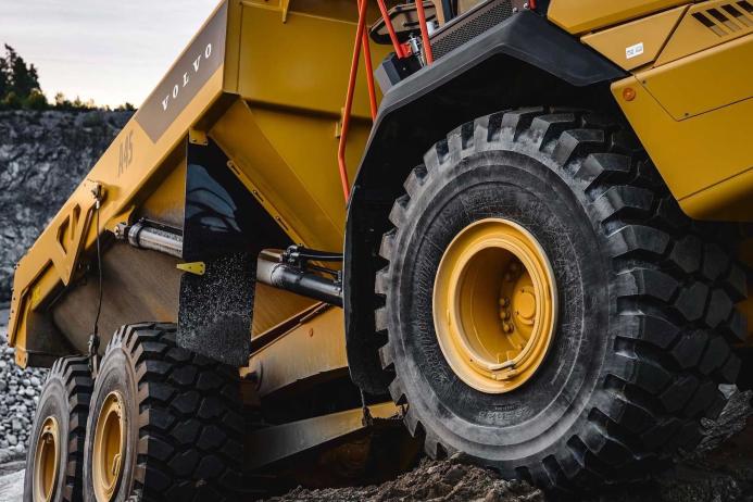Volvo CE are implementing low-carbon-emission steel into serial production of all their articulated haulers built in Braås, Sweden