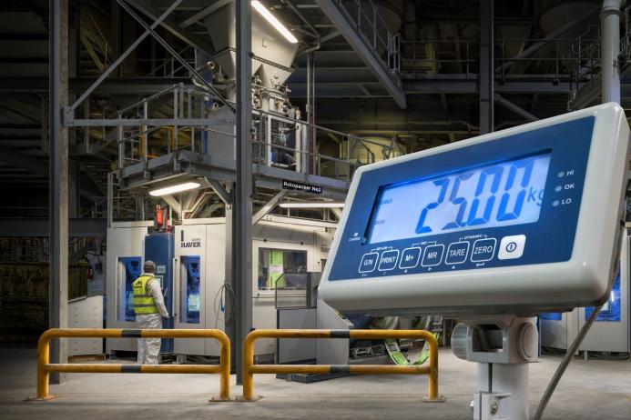 The cement team applied the innovative Six Sigma methodology to address a plastic bag weight issue in the bagging plant