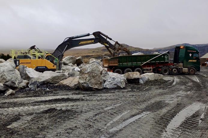 Welsh Slate are supplying local civil engineers Jones Bros Civil Engineering UK with more than 50,000 tonnes of granite rock armour from Ffestiniog Quarry