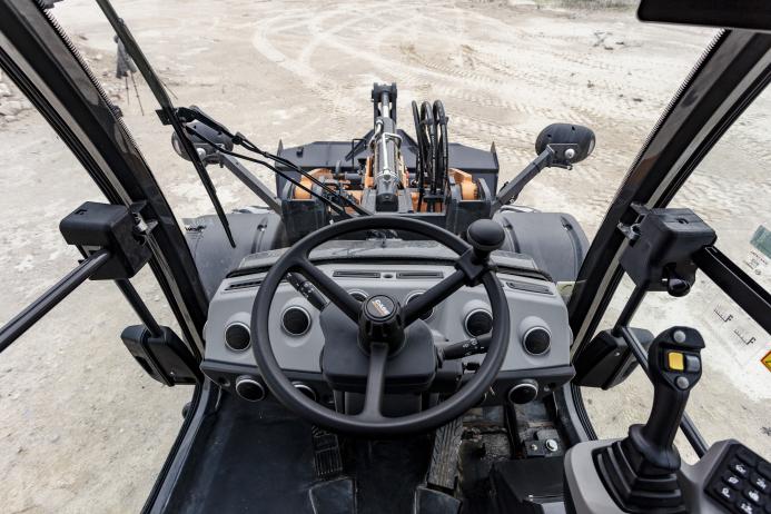 View from the cab of the new CASE 421G