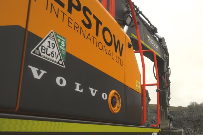 The Volvo EC500 crawler machine is equipped with a ground-level refuelling point for diesel