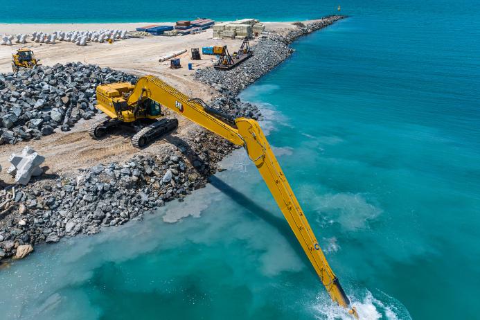 The new super-long-reach Cat 395 LRE
