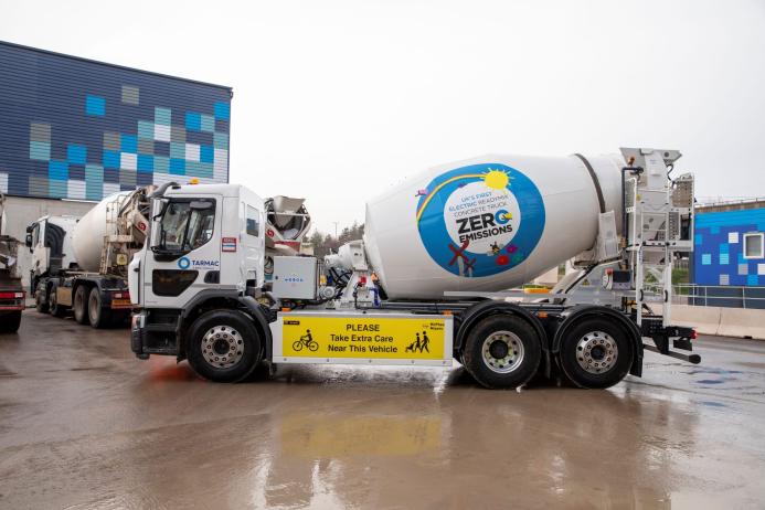 Through the eMixer Discovery Programme, Tarmac’s supply chain partners can lease an electric truck for six months, allowing them to evaluate the vehicle’s performance before committing to a long-term investment