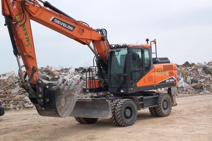 Develon DX190W-7 wheeled excavator 
