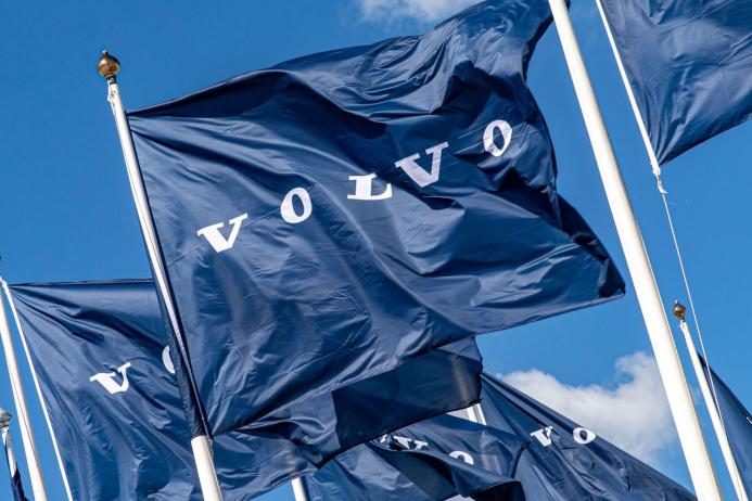 Volvo CE have refocused their presence in China with the divestment of their shares in SDLG and announced a major investment in their European retail business with the acquisition of Swecon 