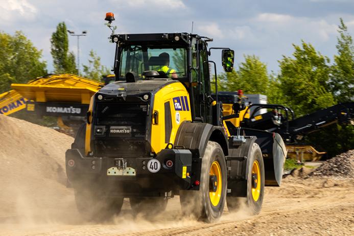 With its low centre of gravity and new air-suspended premium seat the loader is particularly comfortable to operate