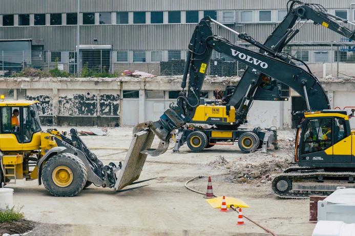 As part of Siemens’ €500 million Technology Campus, Volvo CE and Metzner Recycling have completed the world’s first full-scale electric demolition