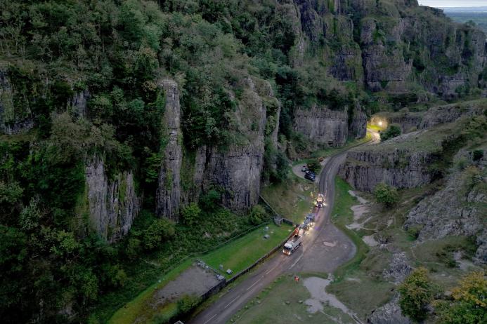 Heidelberg Materials UK and Somerset Council removed and recycled the worn-out two-mile road, and produced and laid the new asphalt under challenging conditions, including steep gradients, narrow passes and nighttime working