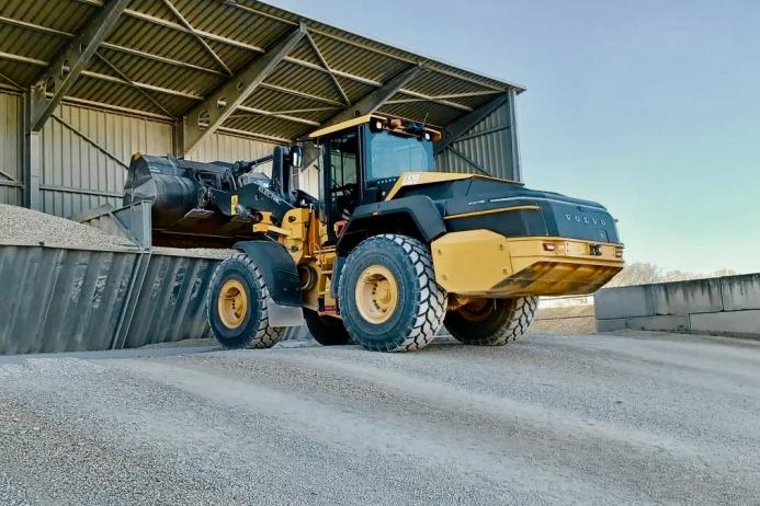 Roger Martin Group’s new L120 Electric wheel loader on hopper-loading duties at SABEVI-Bourgogne Béton 