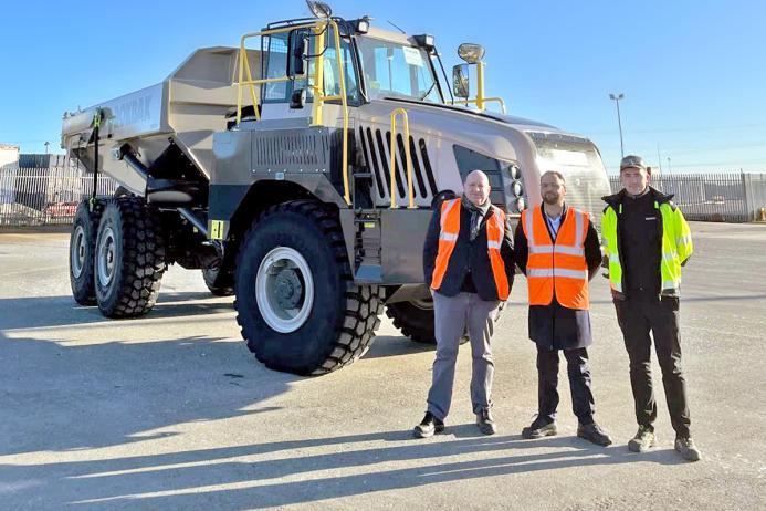 Idromac toured Rokbak’s Motherwell factory as the heavy equipment dealer gets ready to bring Rokbak articulated haulers to customers throughout Italy