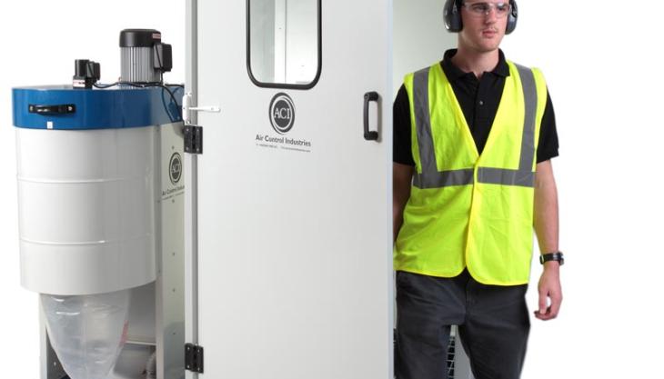 De-dusting system for quarries and mines