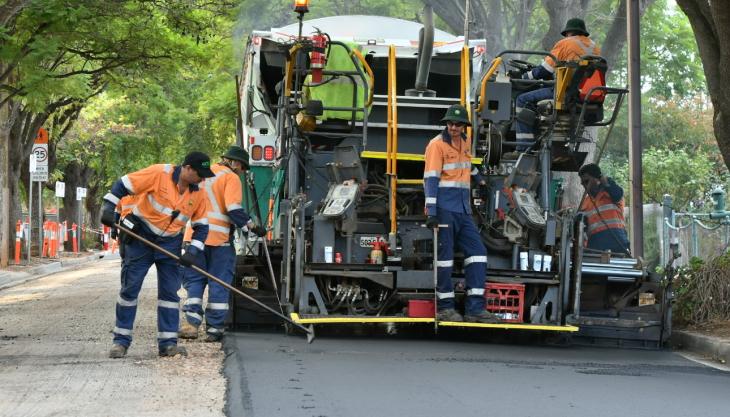 Carlisle Road in Adelaide being resurfaced with Boral INNOVO Boral INNOVO asphalt