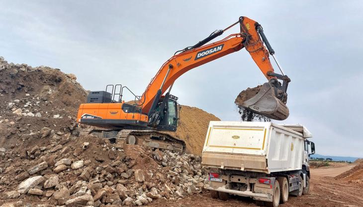 Doosan DX380LC-7 excavator