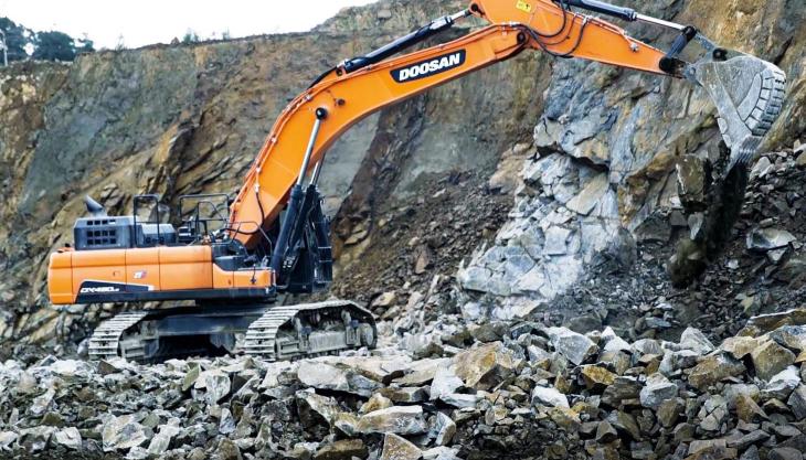 Doosan DX490LC-5 excavator