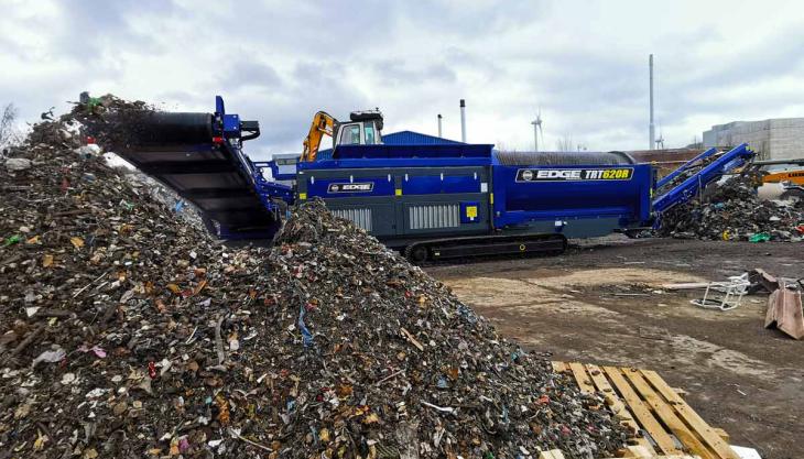 The EDGE TRT620R tracked trommel screen EDGE TRT620R tracked trommel screen