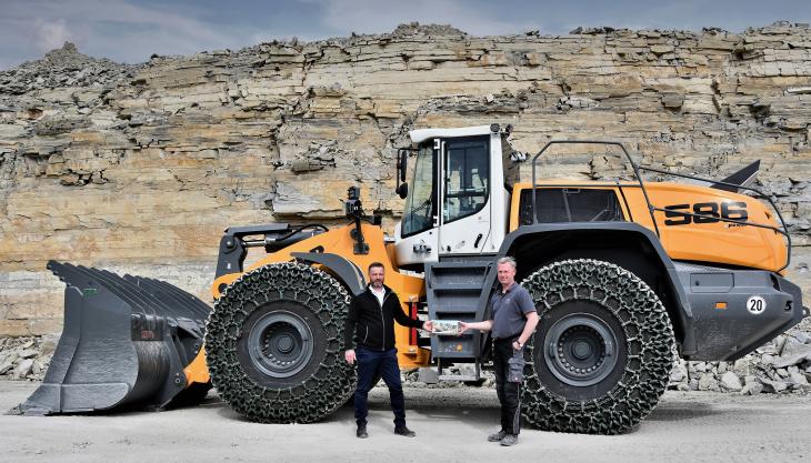 Liebherr L 586 XPower wheel loader