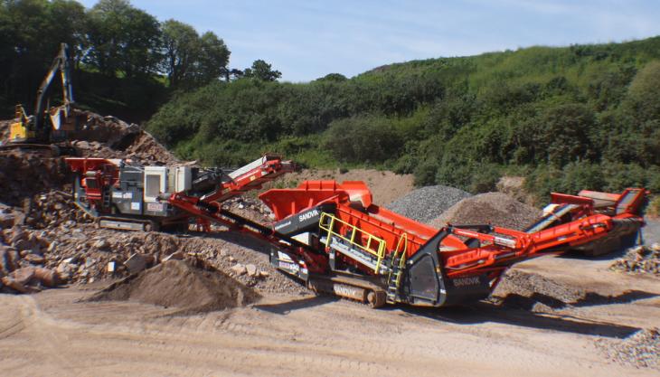 Sandvik QE342 mobile scalper