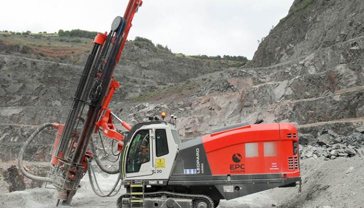 Sandvik Leopard D1550 drill rig