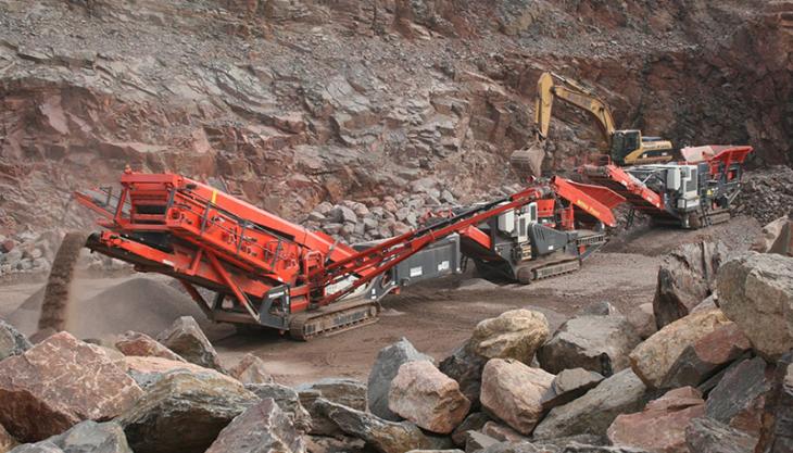 Sandvik QA451 triple-deck Doublescreen