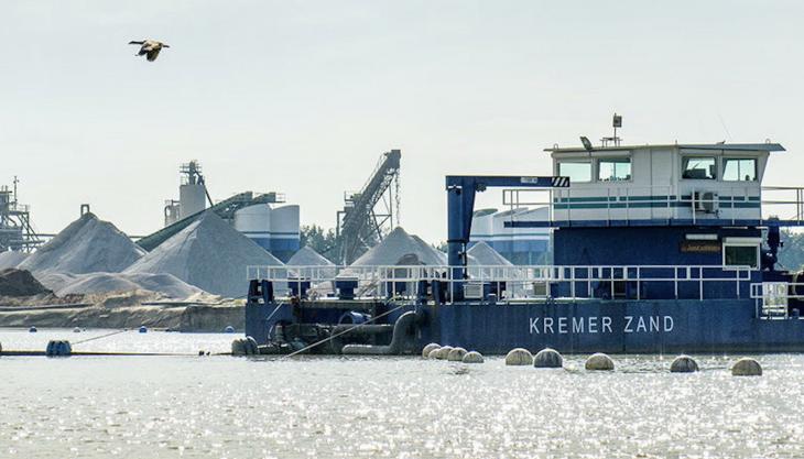 Dredging at Sellingerbeetse Quarry