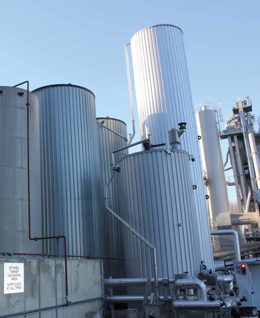 Bitumen storage tanks