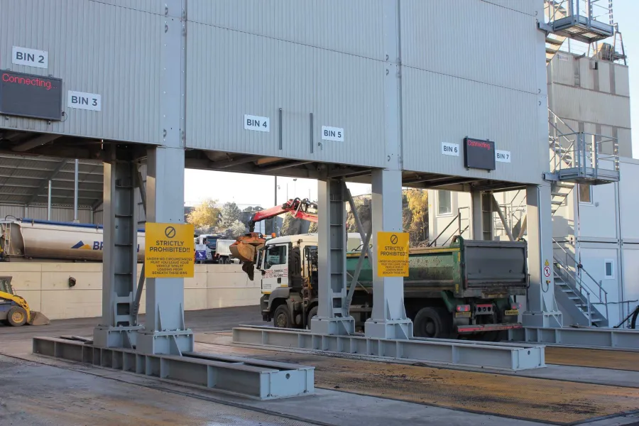 Mixed-material load-out bays