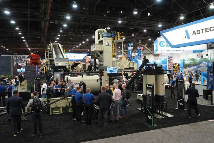 Astec had more than 30 exhibits on their booth, as well as highlighting their digitalization and telematics offerings