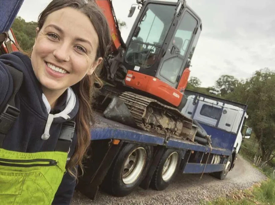 Digger Girl Amy Underwood