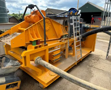 Anglian Land Drainage’s new BWS-40M sand-recovery unit in action