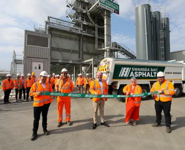 Ribbon cutting (L-R): Julian Smith, head of commercial at GD Harries; Nick Cleary, general manager of GD Harries; Michael Roddy, managing director of parent company SigmaRoc; and Carolyn Harris MP