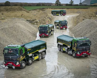 Smith & Sons (Bletchington) have taken delivery of five new Volvo FMX tippers