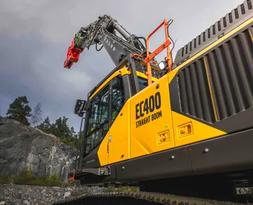 The all-new Volvo EC400 straight boom excavator model is packed with innovative features