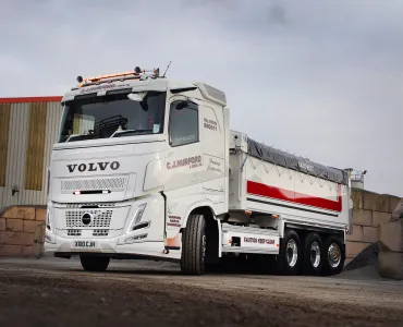 CJ Hurford & Sons have taken delivery of the UK’s first Volvo FH Aero 8x4 Tridem tipper