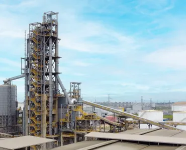 The world’s largest industrial-scale calcined clay plant has commenced production in Tema, Ghana 