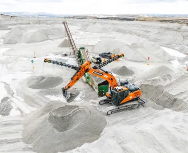 The trial took place at Holcim UK’s Lee Moor sand and gravel quarry, near Plymouth, and involved a 23-tonne Develon crawler excavator fitted with autonomous technology from Gravis Robotics