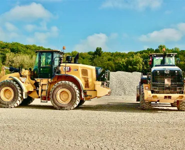 The integrated Cat mid-size wheel loader technologies help operators of all skill levels work more efficiently and productively