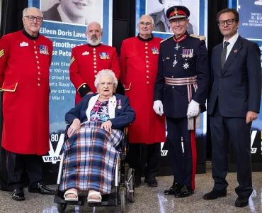 Eileen Lavery, aged 99, pictured at today’s ceremony with (left to right) Chelsea Pensioners Ted Fell, Mick Skerratt, and Barry Prior, HM Lord-Lieutenant of Staffordshire Sir Ian Dudson, and JCB deputy chairman George Bamford