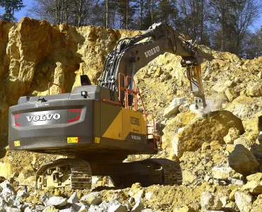 Sebald Zement’s new Volvo EC530E excavator and HB48 hydraulic hammer in action