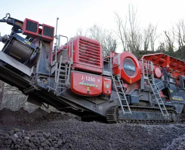 Prichard’s Finlay J-1280 Hybrid jaw crusher, supplied by Molson Finlay