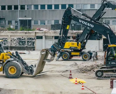 As part of Siemens’ €500 million Technology Campus, Volvo CE and Metzner Recycling have completed the world’s first full-scale electric demolition